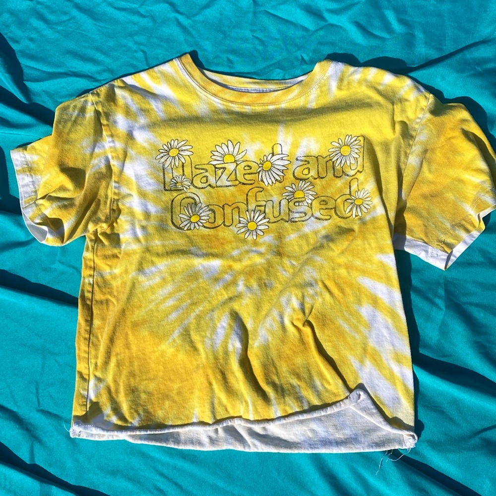 Small, Yellow, Dazed and Confused cropped shirt